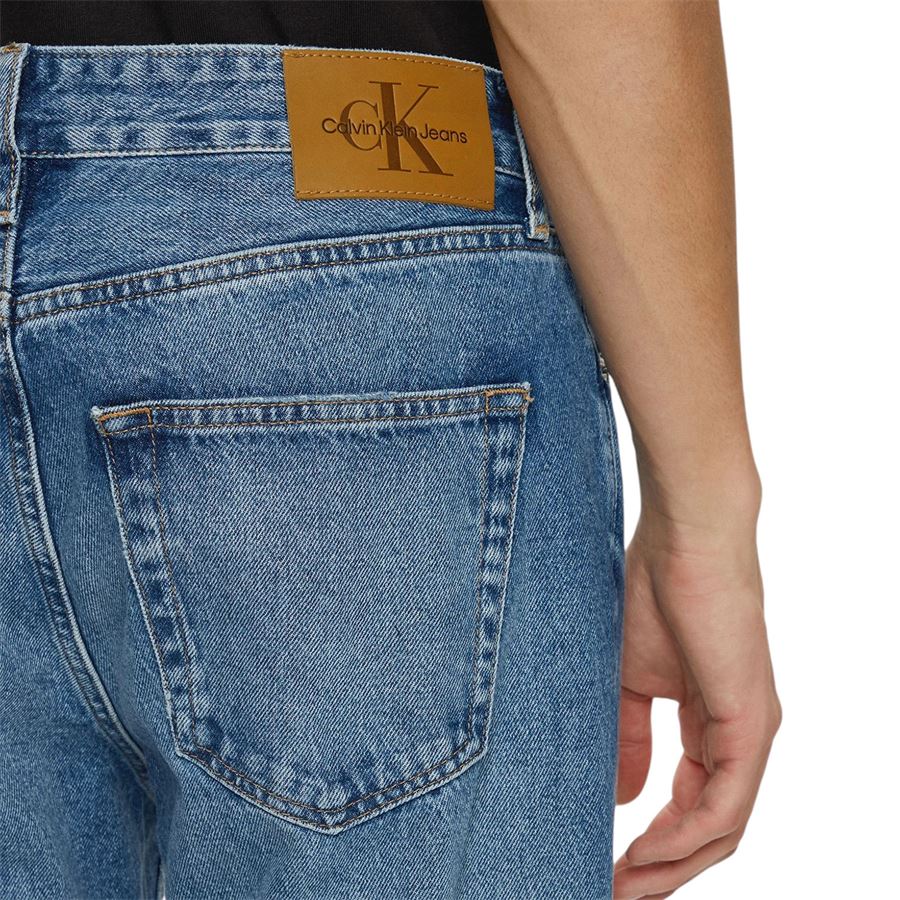 Dad jeans da uomo con lavaggio vintage Calvin Klein | J30J3270121A4